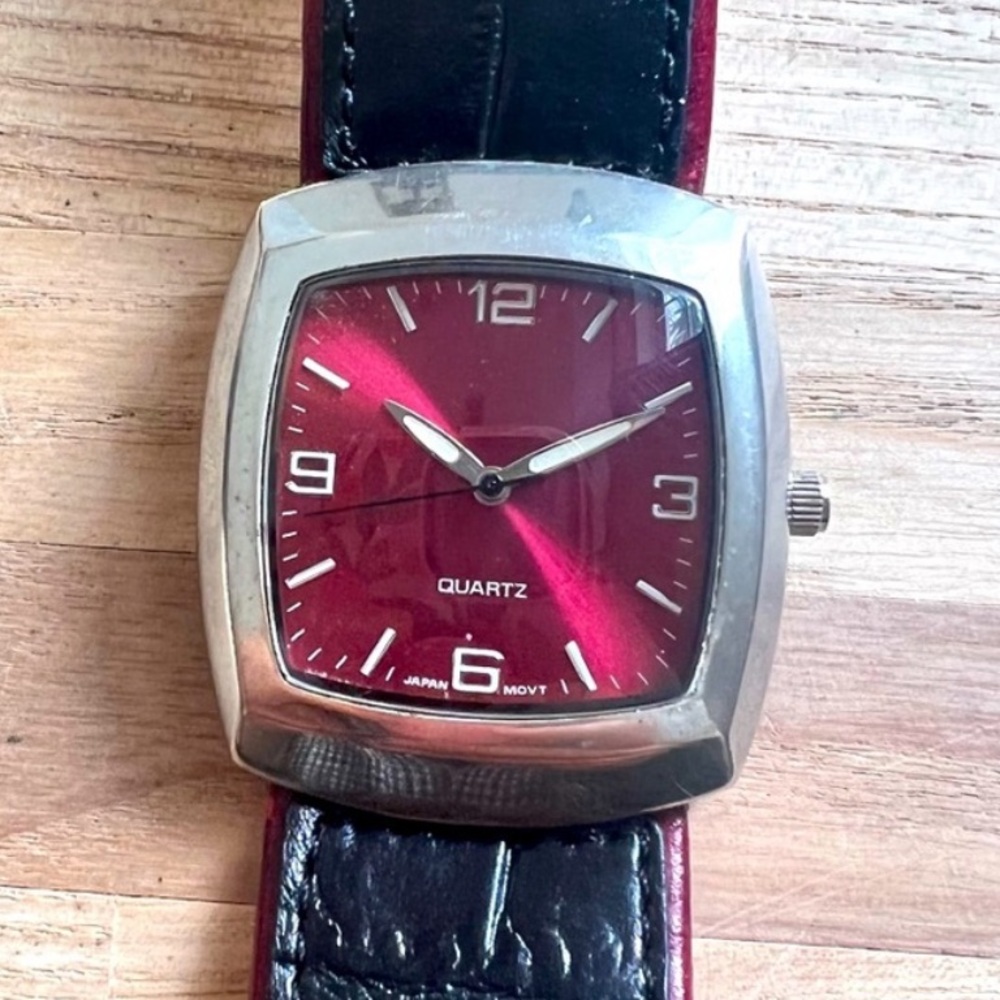 Unbranded rectangular red dial black leather watch NEW BATTERY
